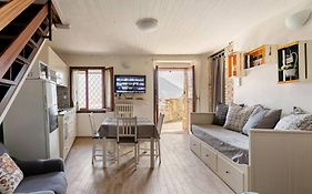 Casa con terrazzo vista Lago- Lake View House with terrace